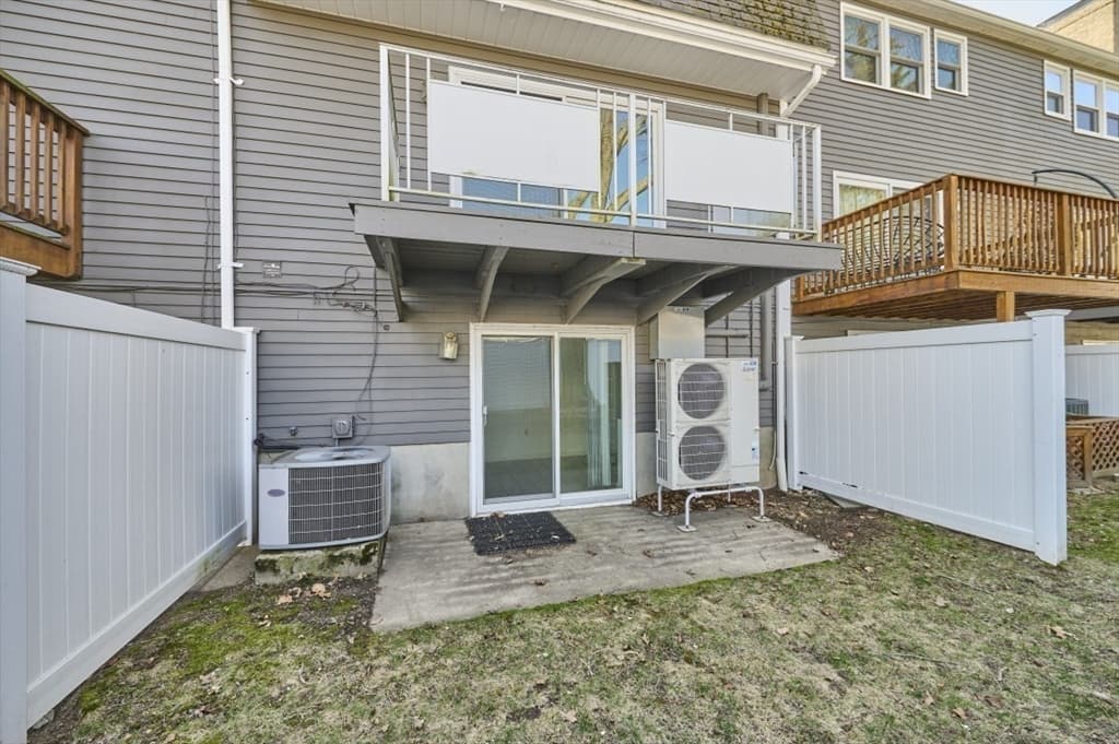 9 Circuit Ln # 9, Watertown MA 02472 photo 4