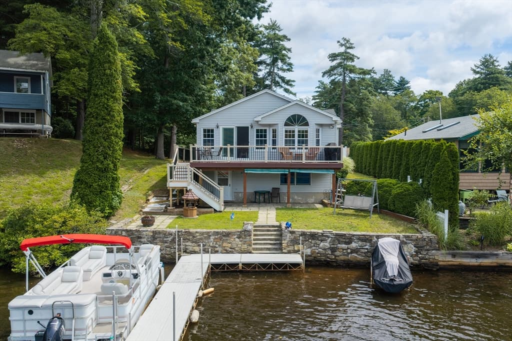 4 Shore Ln, Holland MA 01521