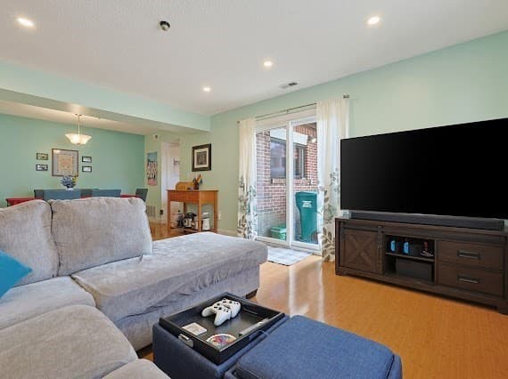 93 Rosewood Dr # 93, Stoughton MA 02072 photo 4