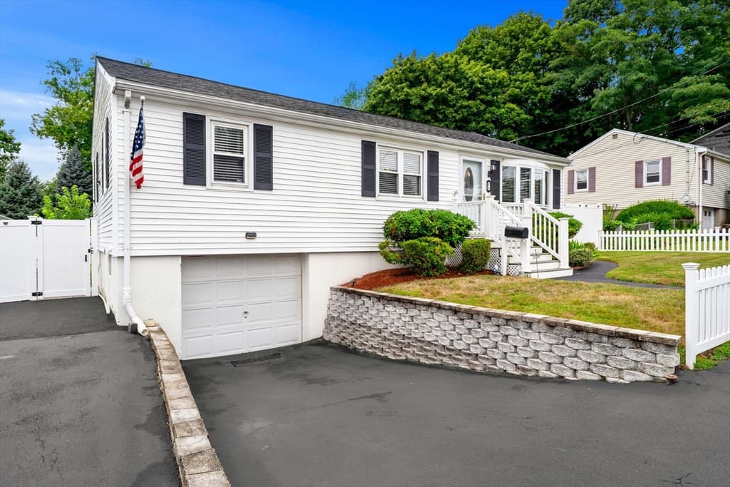 6 Haskell Pl, Peabody MA 01960