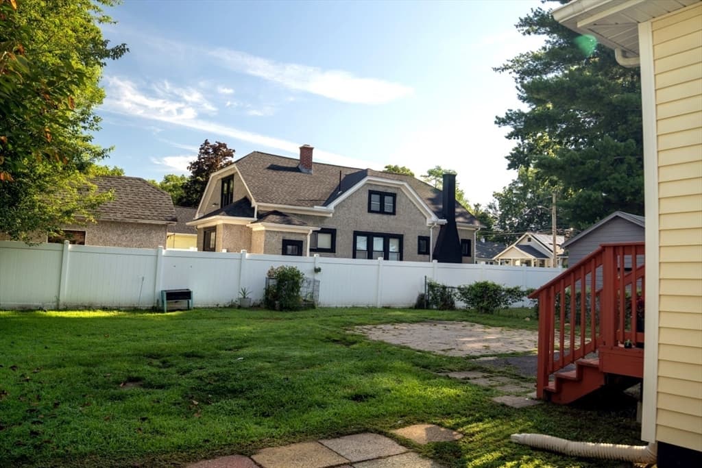 1388 Bay St, Springfield MA 01109 photo 8