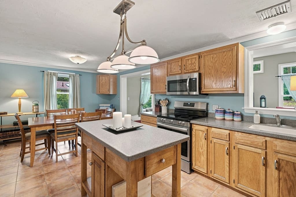 36 Barltett Street, Pembroke MA 02359 photo 6