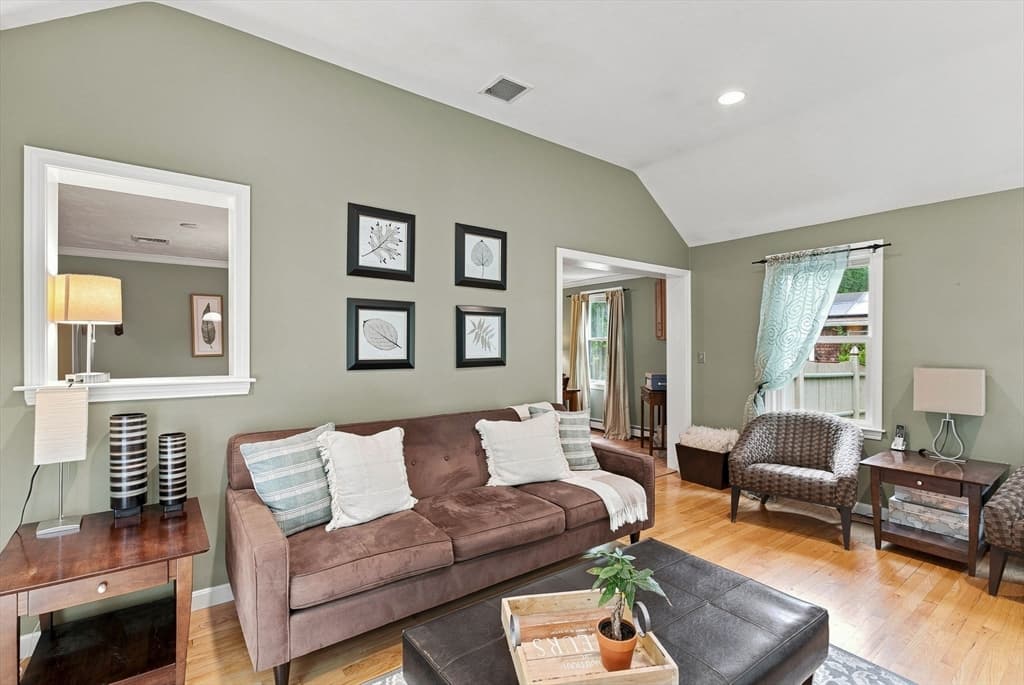 36 Barltett Street, Pembroke MA 02359 photo 3