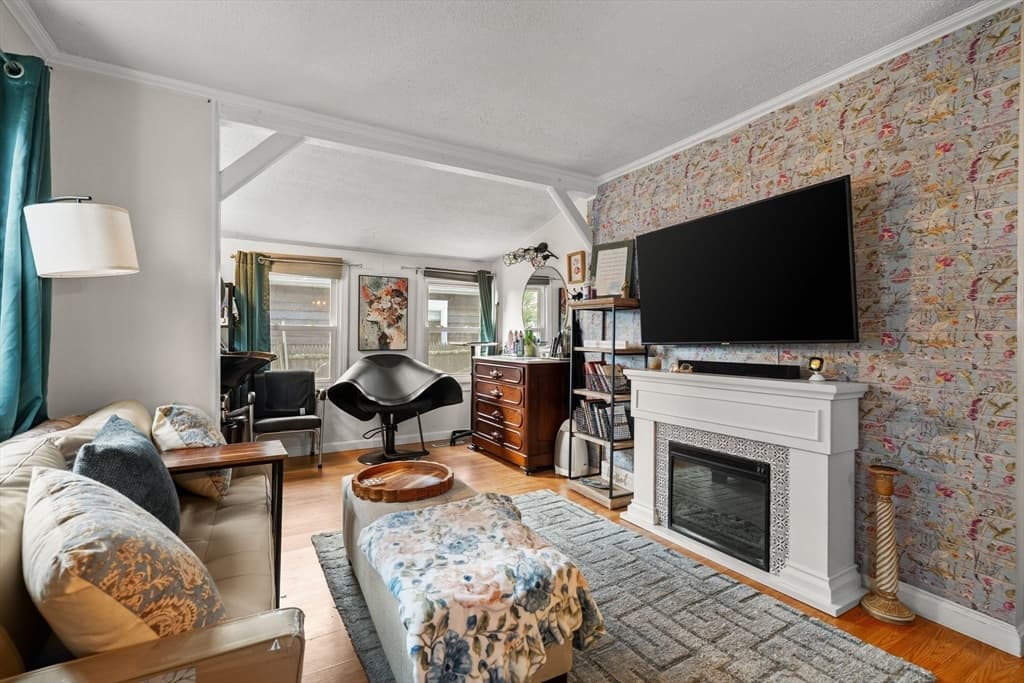 39 Macy St, Quincy MA 02169 photo 5