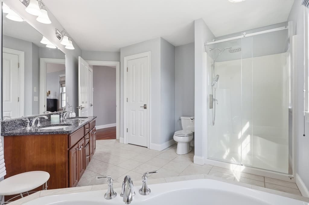 35 Oheir Way, Lowell MA 01852 photo 16