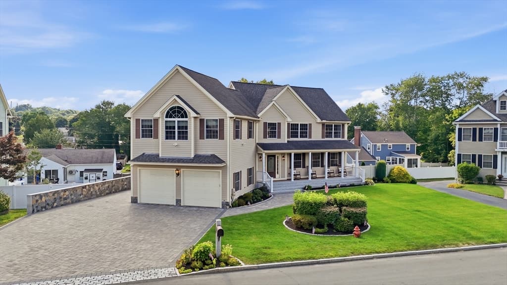 35 Oheir Way, Lowell MA 01852