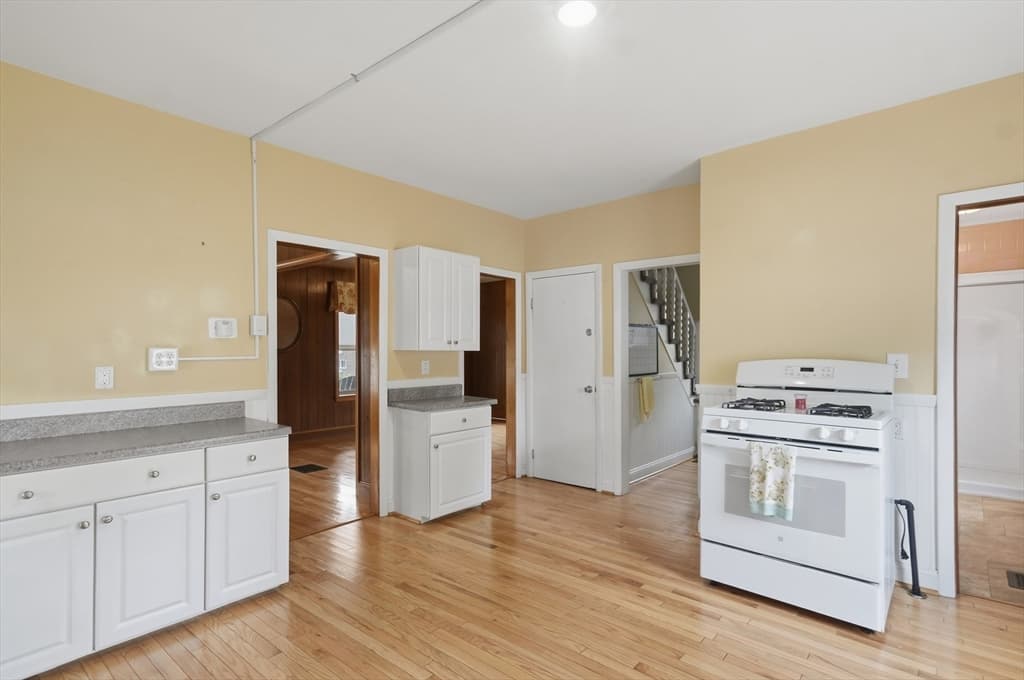 174 Willard Street, Lowell MA 01850 photo 12
