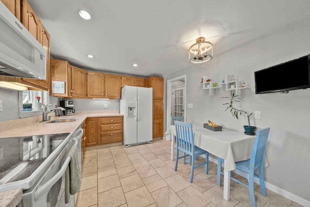 2 Sonrel St, Woburn MA 01801 photo 11