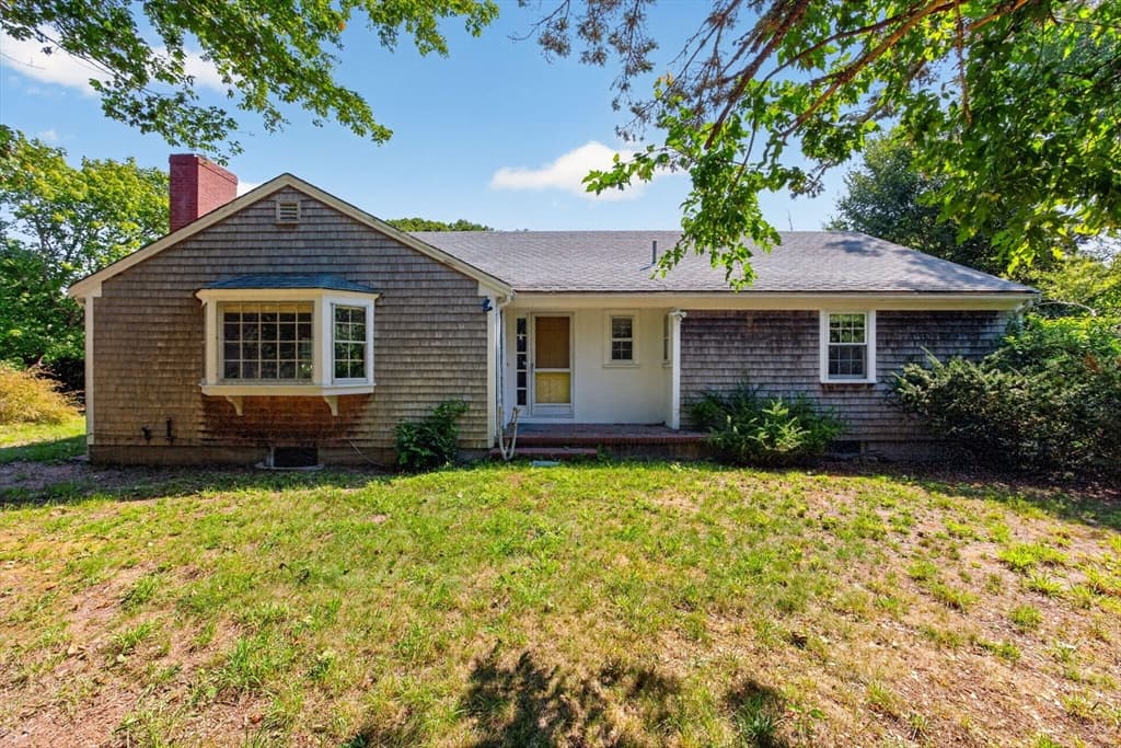 21 Old Colony Rd, Harwich MA 02645