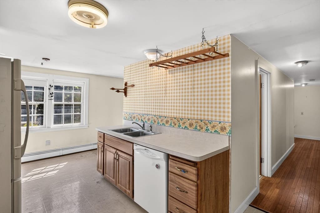 21 Old Colony Rd, Harwich MA 02645 photo 9