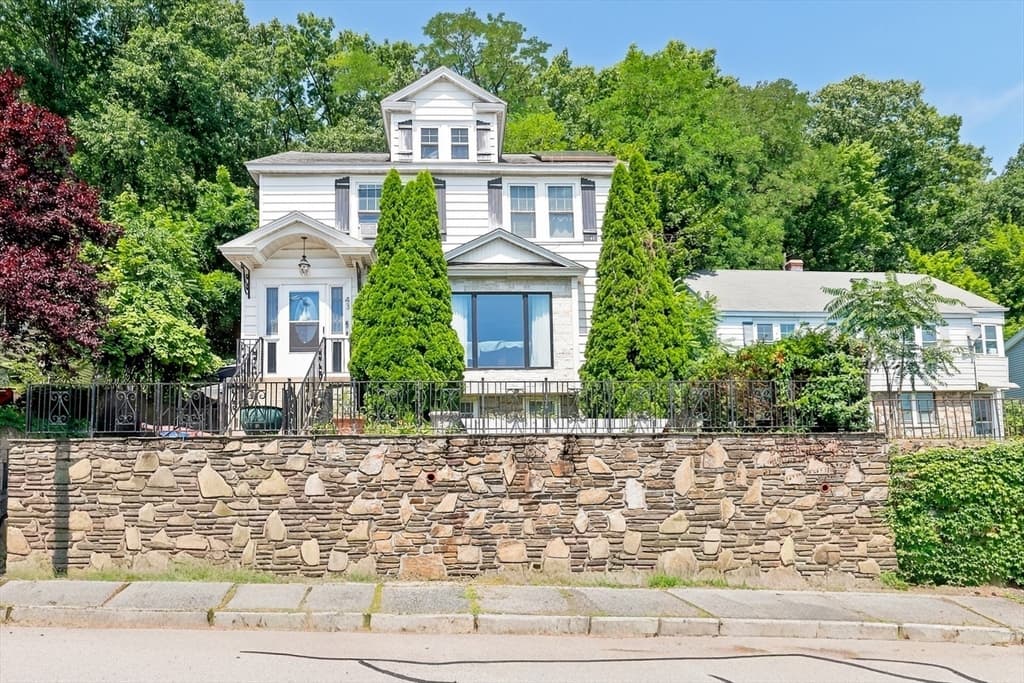 43 Chilmark, Worcester MA 01604