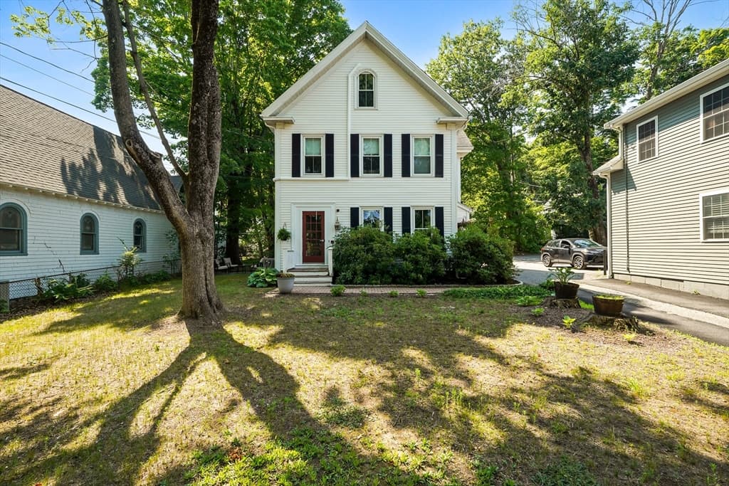 146 Lincoln Rd # A, Lincoln MA 01773