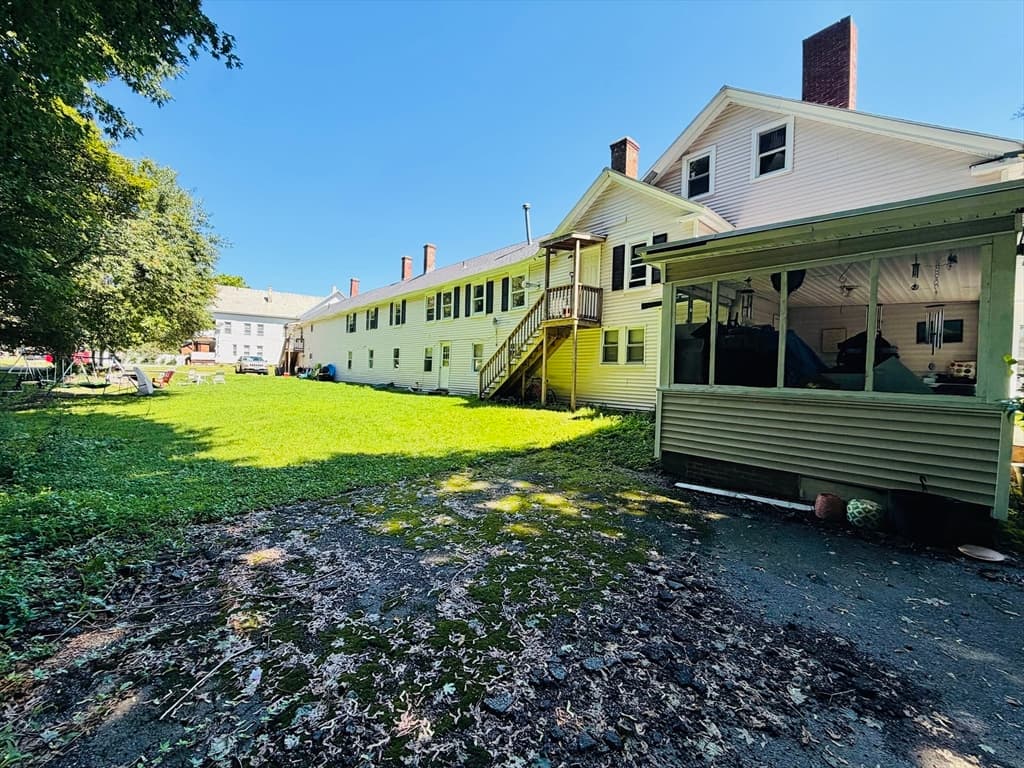 181 Pond St, Leominster MA 01453 photo 4