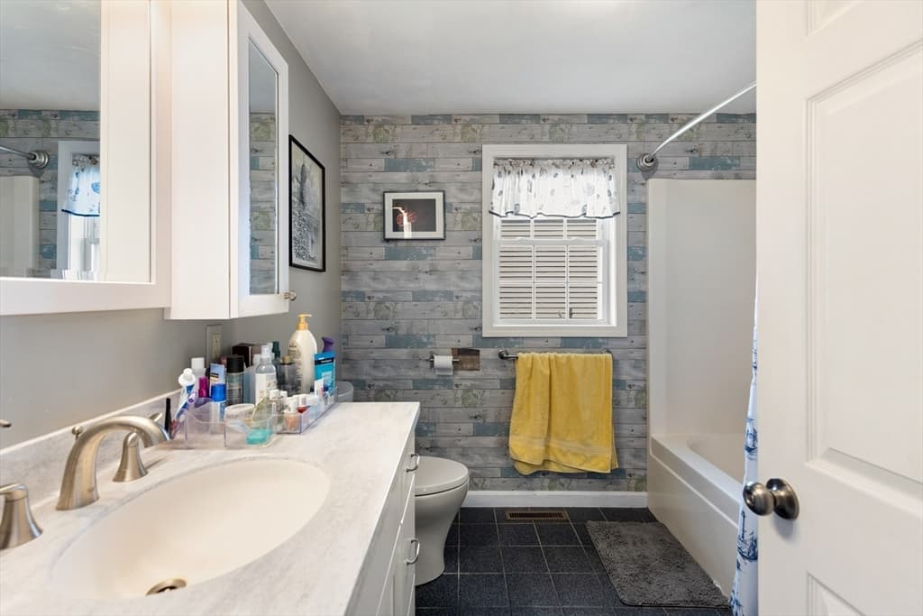 22 Clyde St, Somerville MA 02144 photo 27