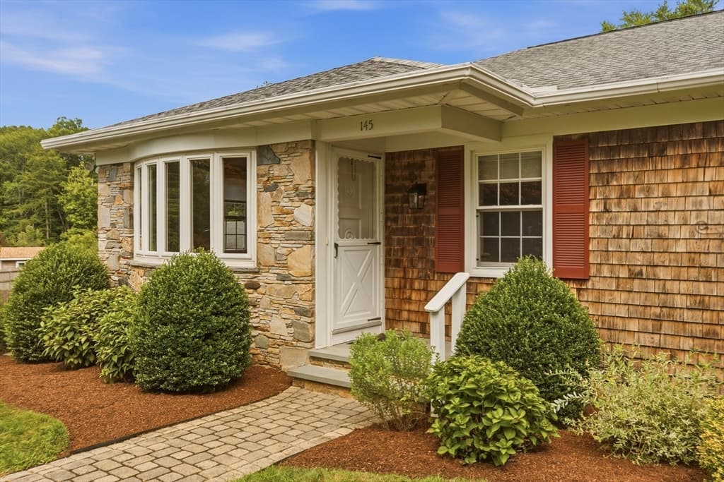 145 Stoney Hill Rd, Swansea MA 02777 photo 3