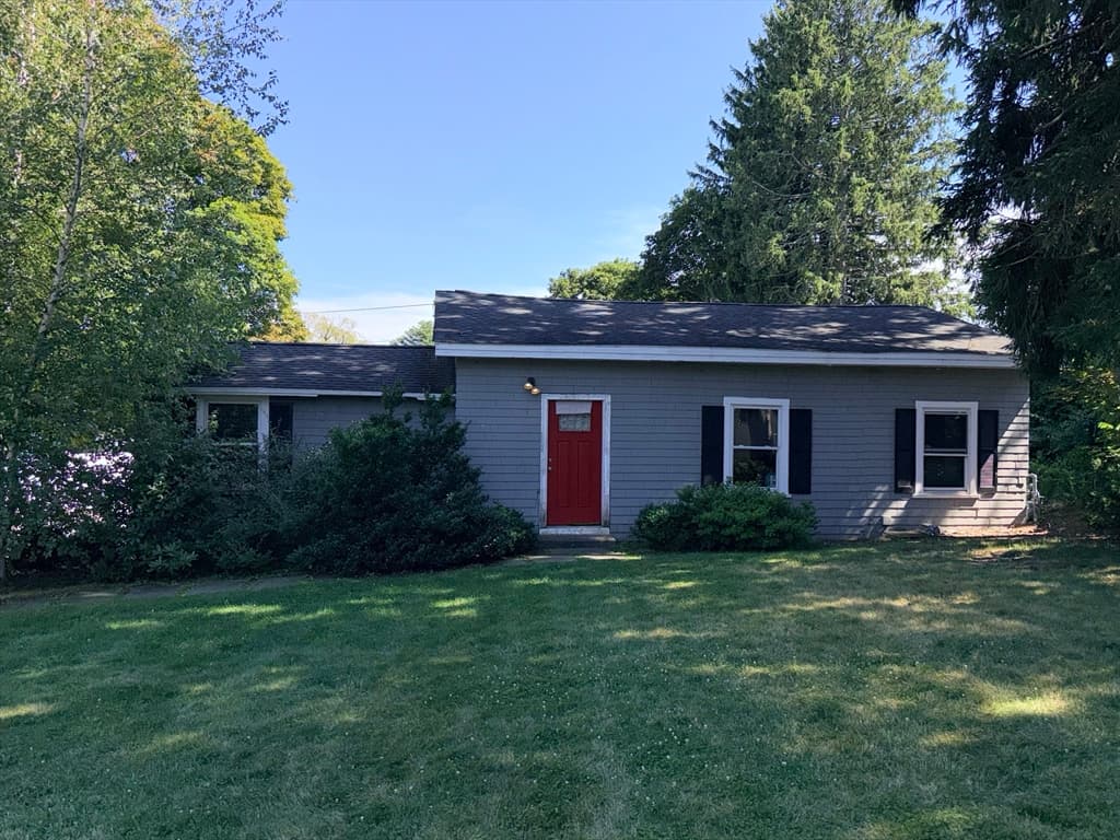 110 River St, Hudson MA 01749