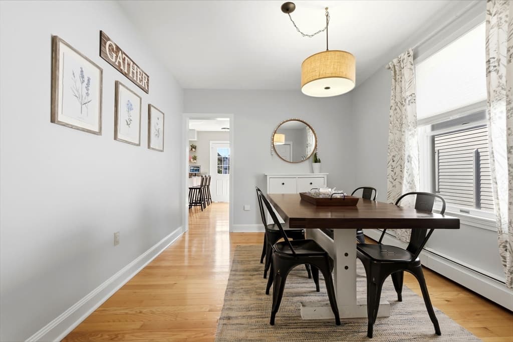 22 Myrtle St, Beverly MA 01915 photo 2
