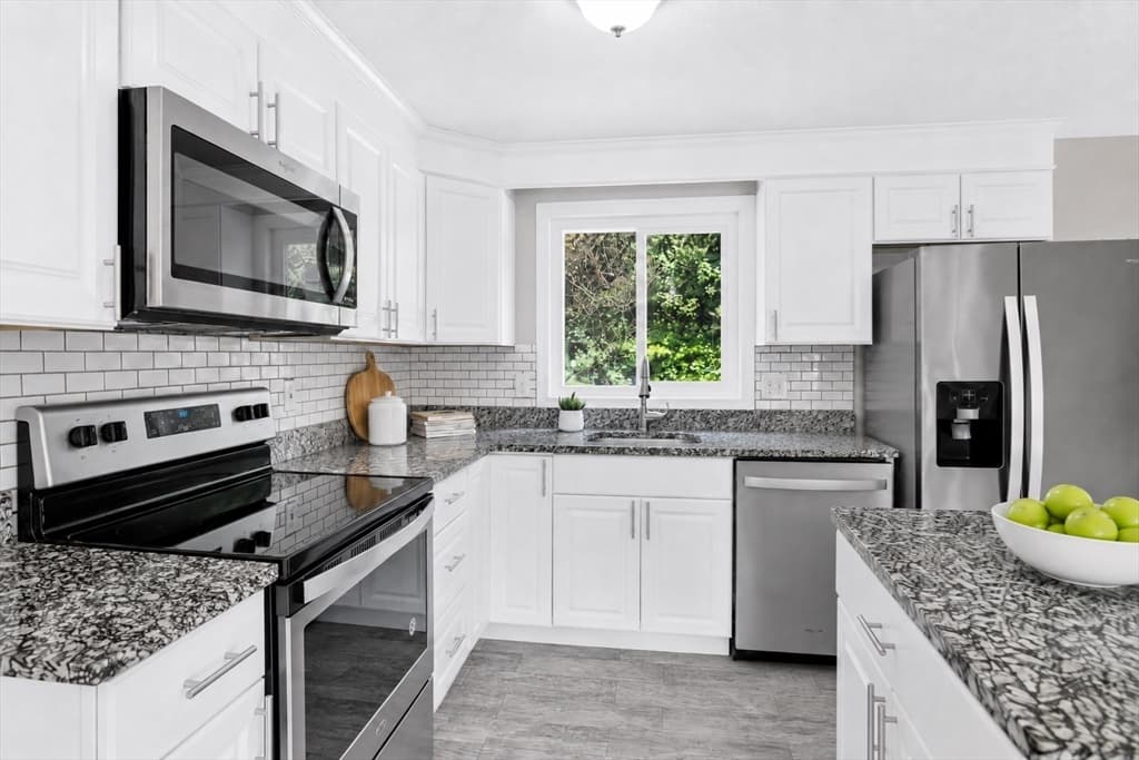 59 Brookside Ave, Webster MA 01570 photo 4