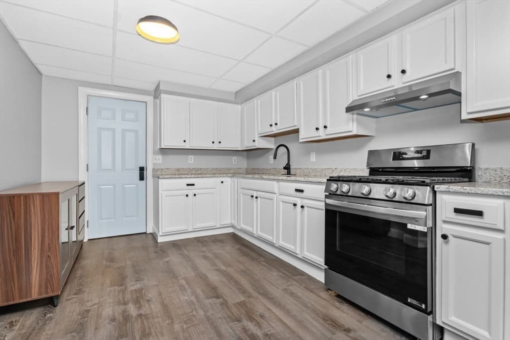 112 Hampshire St, Lowell MA 01850 photo 5