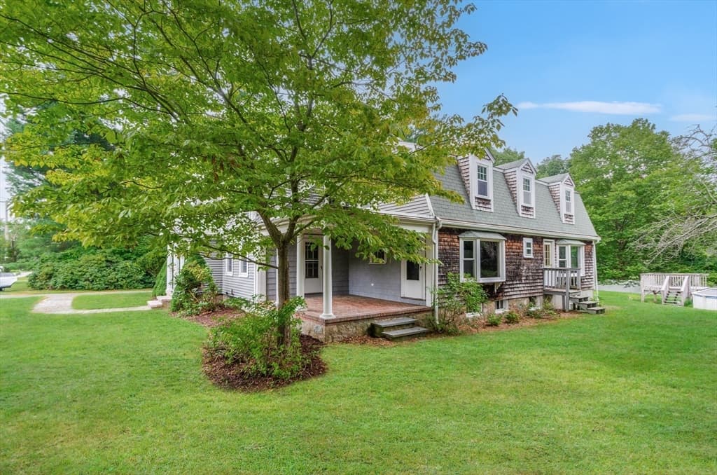 334 High Street, Hanson MA 02341 photo 3