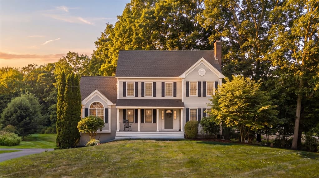 10 Shirley Street, Pepperell MA 01463
