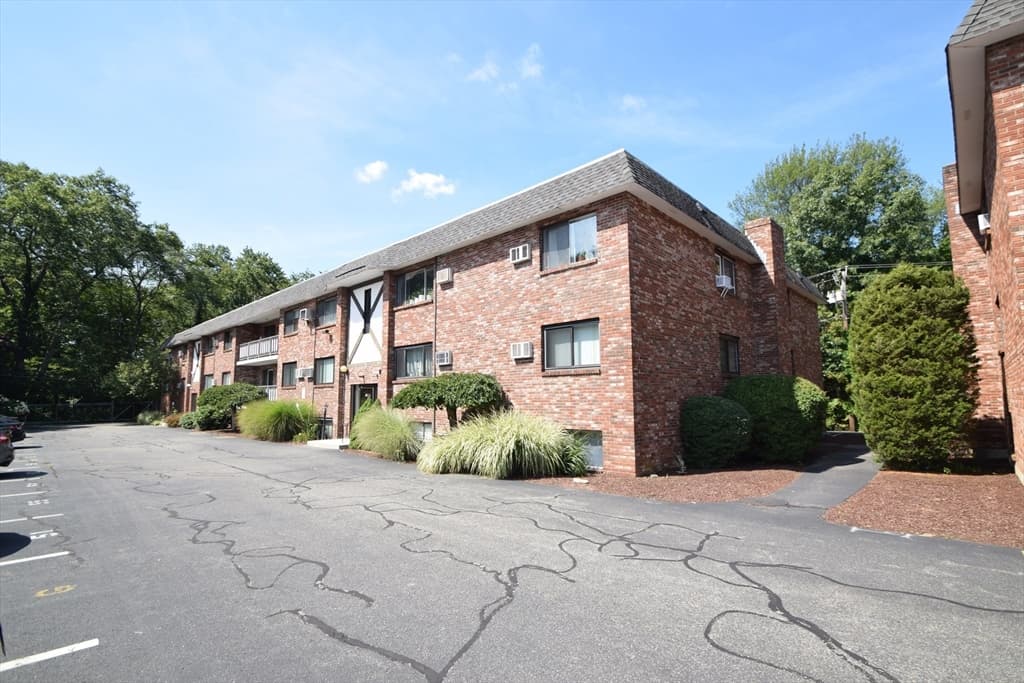 43 Mccormick # 52, Stoughton MA 02368