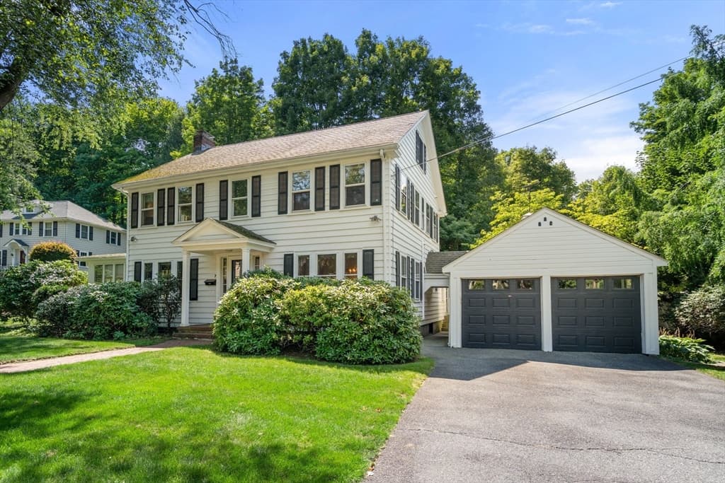 7 Grantland Rd, Wellesley MA 02481 photo 2
