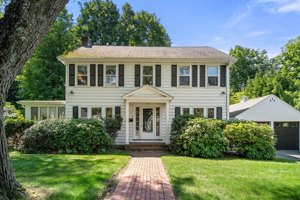 7 Grantland Rd, Wellesley MA 02481