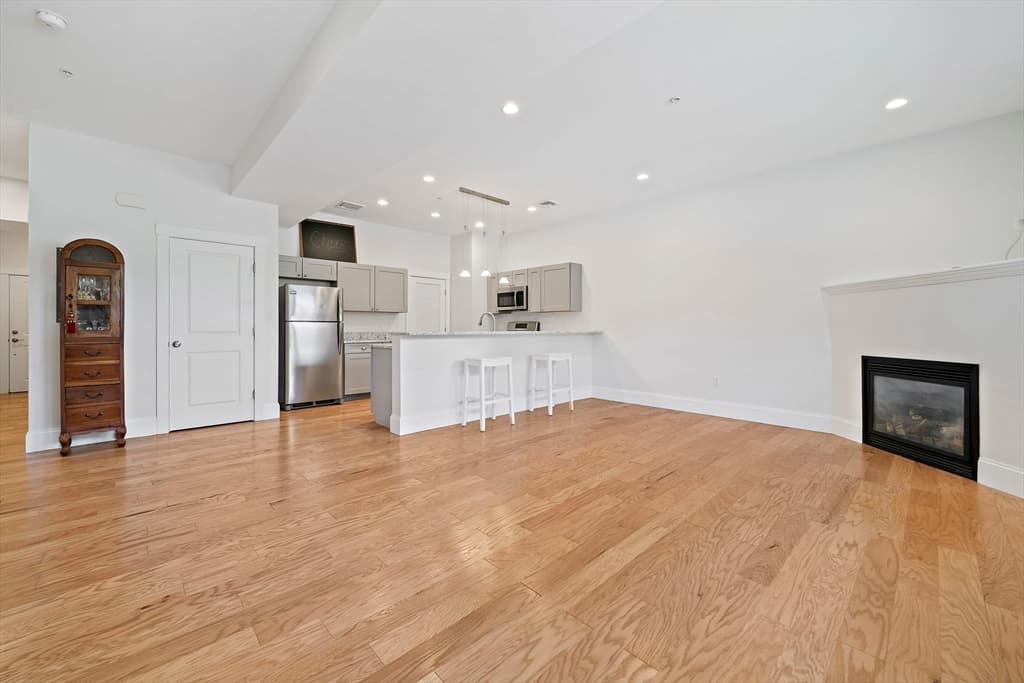 599 Washington St # 12, Pembroke MA 02359 photo 8