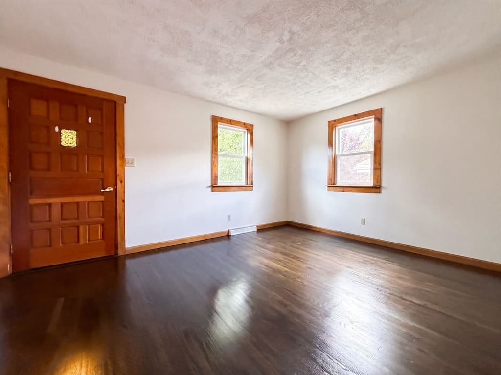 17 Monarch St, Lowell MA 01854 photo 3