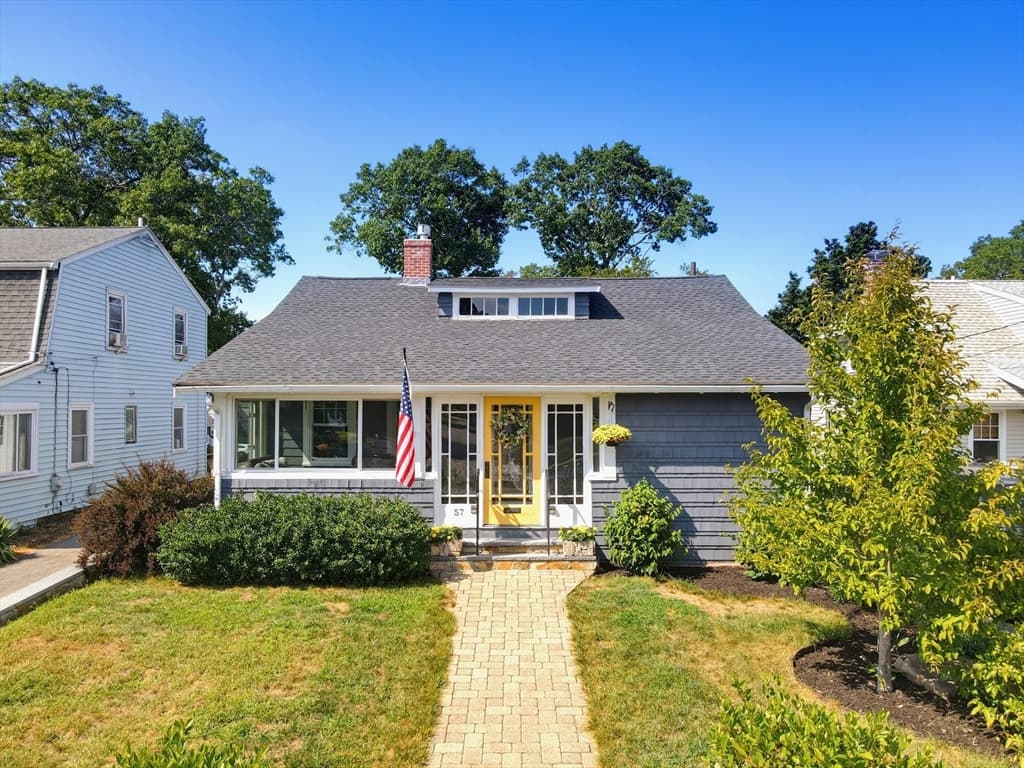 57 Pine Cir, Weymouth MA 02190 photo 2