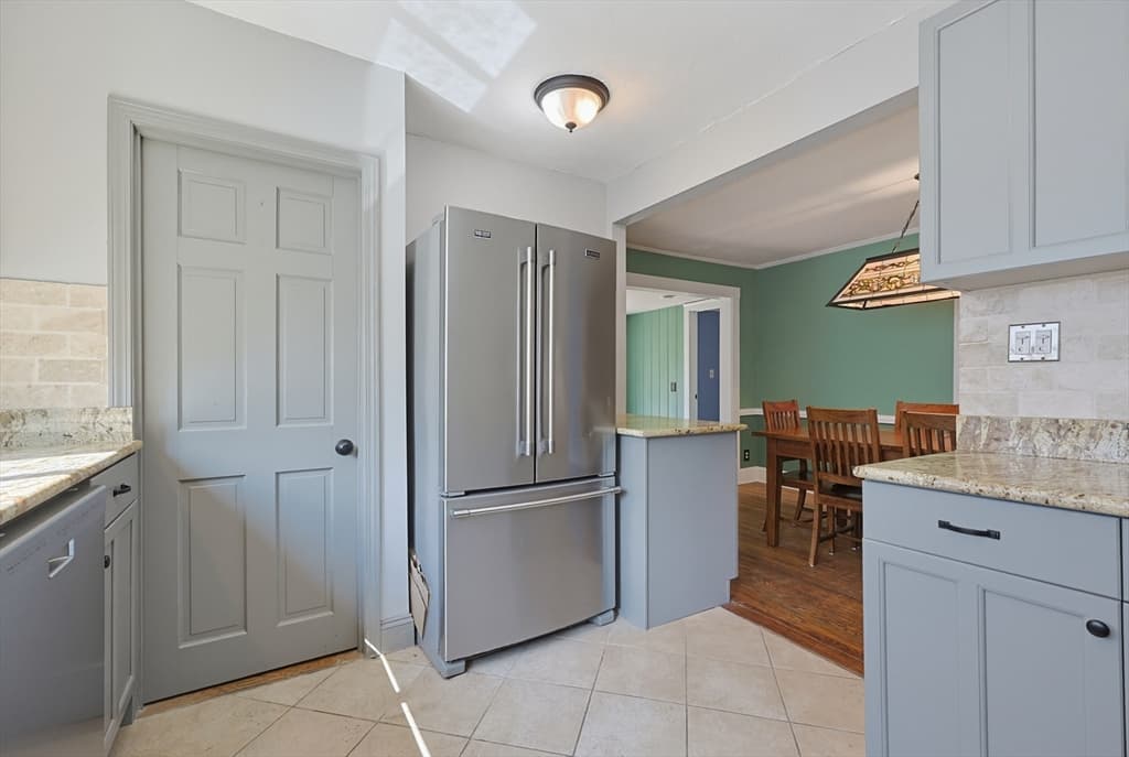 57 Pine Cir, Weymouth MA 02190 photo 17