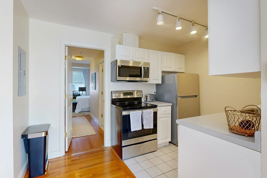 4 Charlesgate E # 406, Boston MA 02215 photo 6