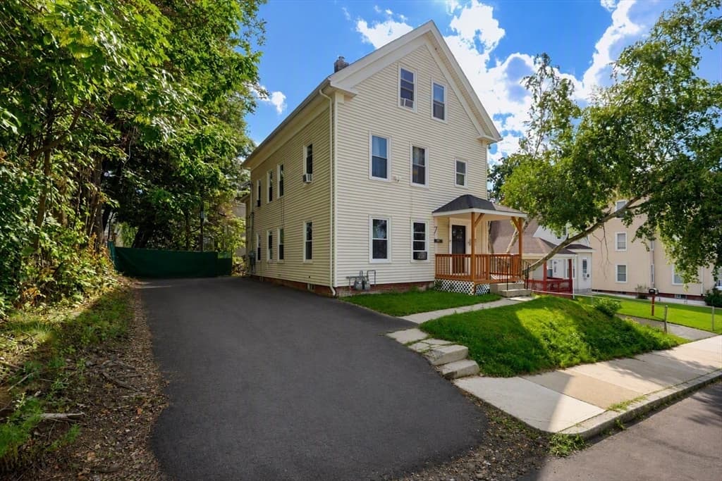7 Pemberton, Worcester MA 01610 photo 2