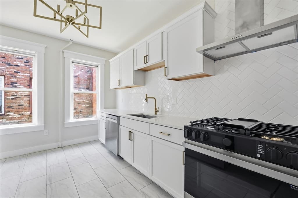 24 Washington Ave, Holyoke MA 01040 photo 16