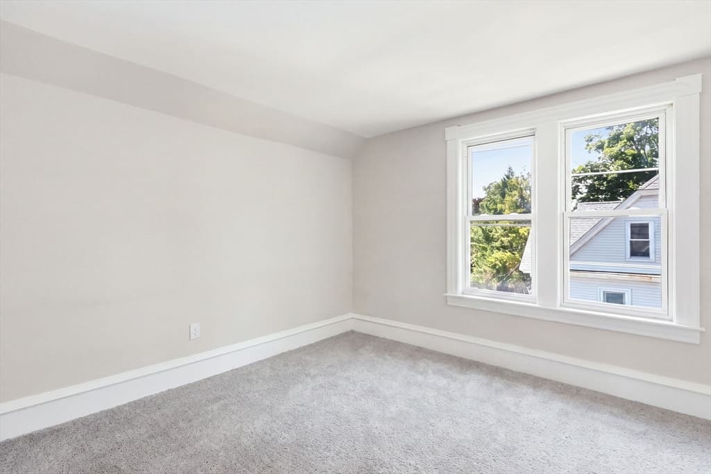 24 Washington Ave, Holyoke MA 01040 photo 38