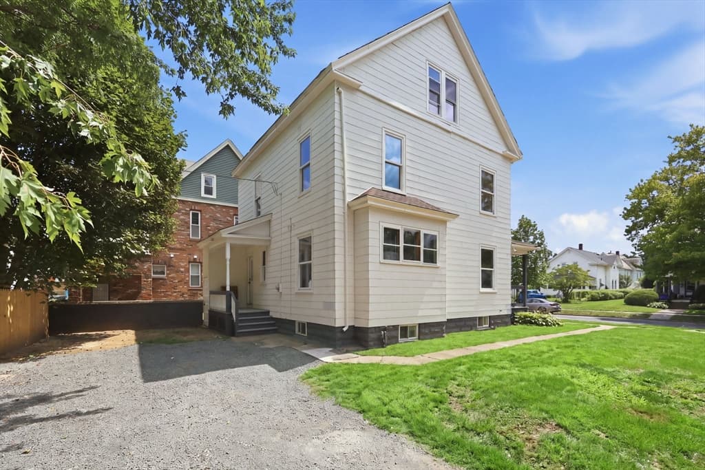 24 Washington Ave, Holyoke MA 01040 photo 4