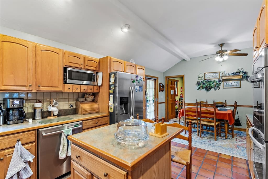 421 Oakhill Avenue, Attleboro MA 02703 photo 13