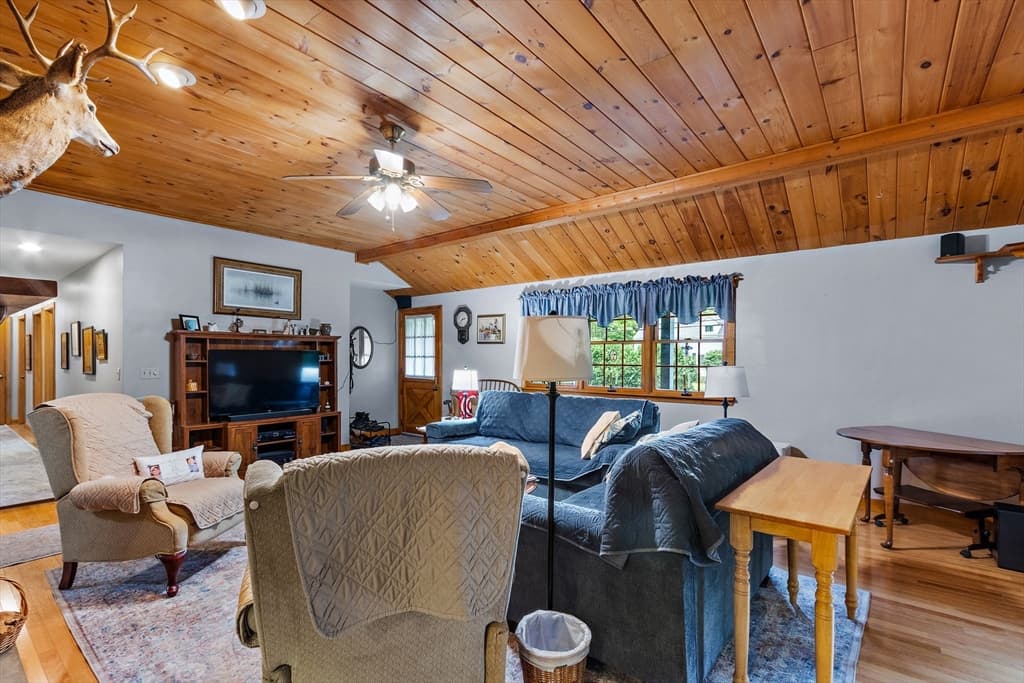 421 Oakhill Avenue, Attleboro MA 02703 photo 21