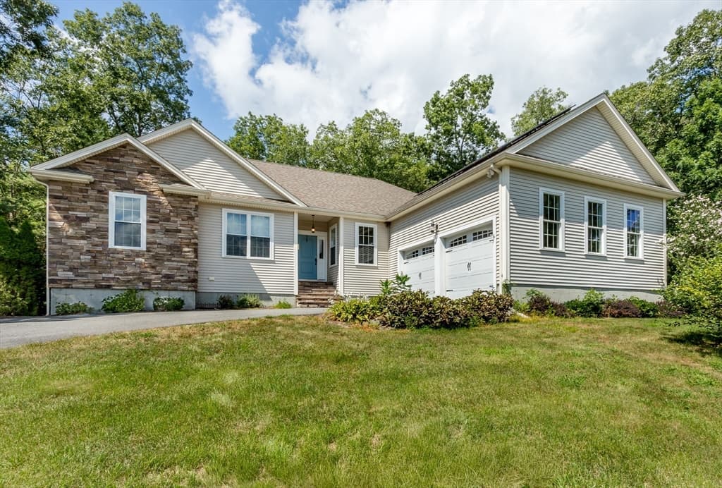 512 Fresh Meadow Ln, Dighton MA 02764