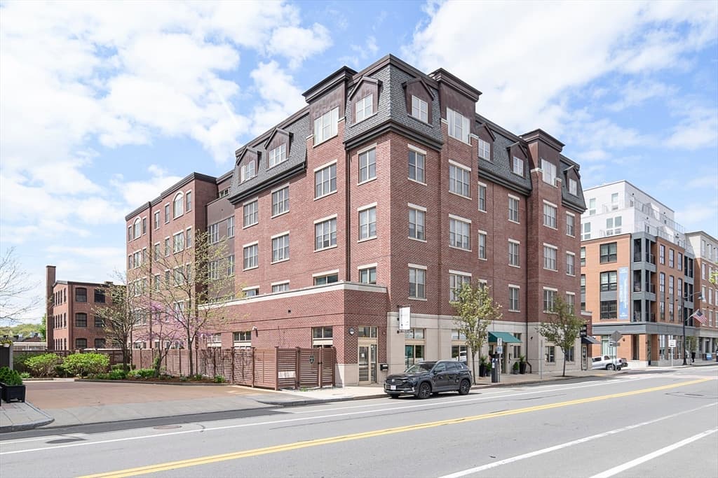 116-128 Rantoul Street # 210, Beverly MA 01915 photo 2