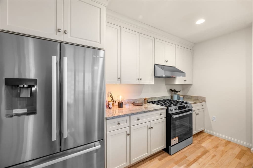 116-128 Rantoul Street # 210, Beverly MA 01915 photo 9