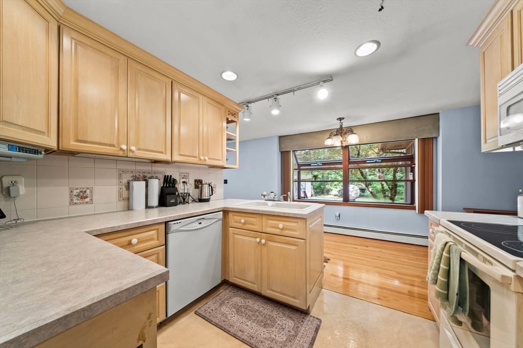 95 Walnut Street, Middleboro MA 02346 photo 23
