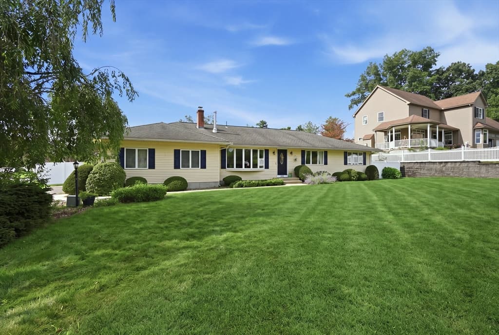 Single Family Residence at 169 Sandtrap Way, Chicopee MA 01020, Chicopee, photo 3 of 42
