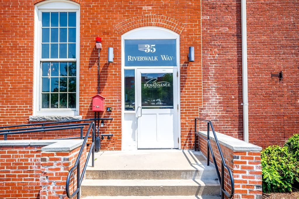 35 Riverwalk Way # R201, Lowell MA 01854 photo 2
