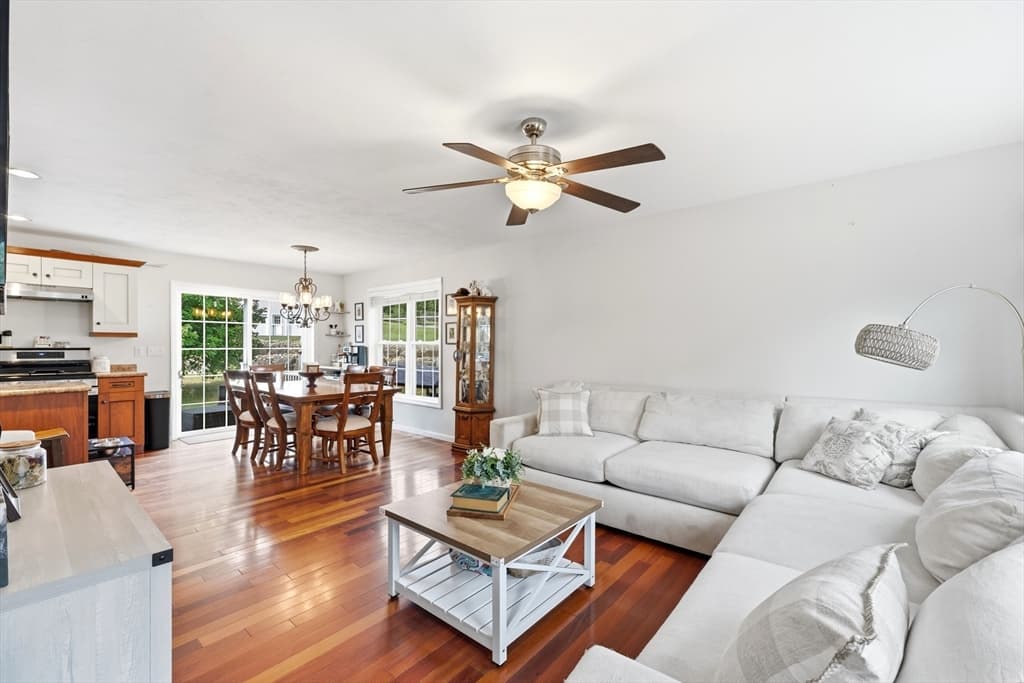 341 Primrose Hill, Dracut MA 01826 photo 3