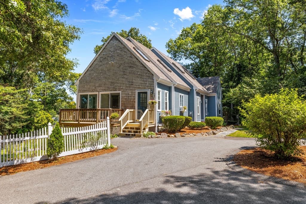 42 Mattapan St, Falmouth MA 02536 photo 3