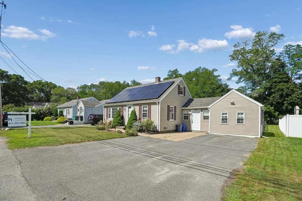 55 Vernon St, Bridgewater MA 02324