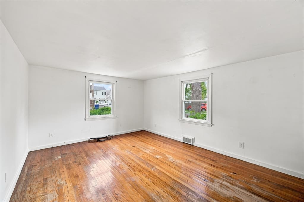 132 Miller St, Springfield MA 01104 photo 11