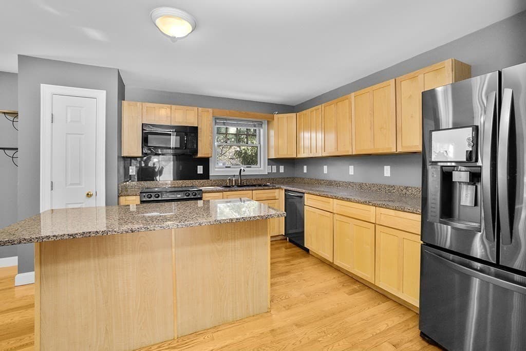 81 Beecher Pl # 81, Newton MA 02459 photo 5